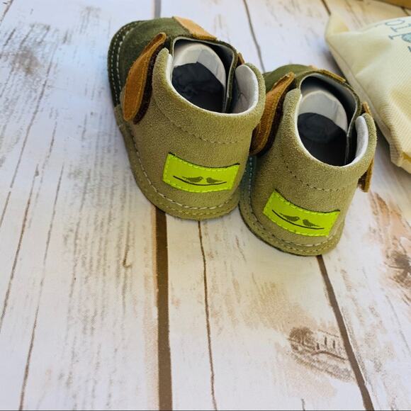 Pipit Stripe Suede shoe - Picture 3 of 6